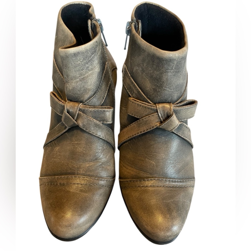 Naot Vistoso Taupe Ankle Boots